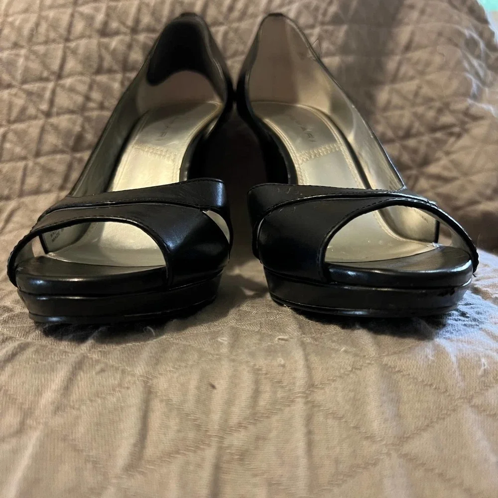 5/ $25 Tahari Black Senior Leather Open Toe Pumps 7M